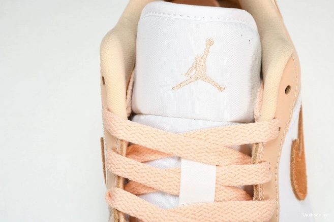 1 Jordan  Haze Low Sunset  DC0774-801 1116